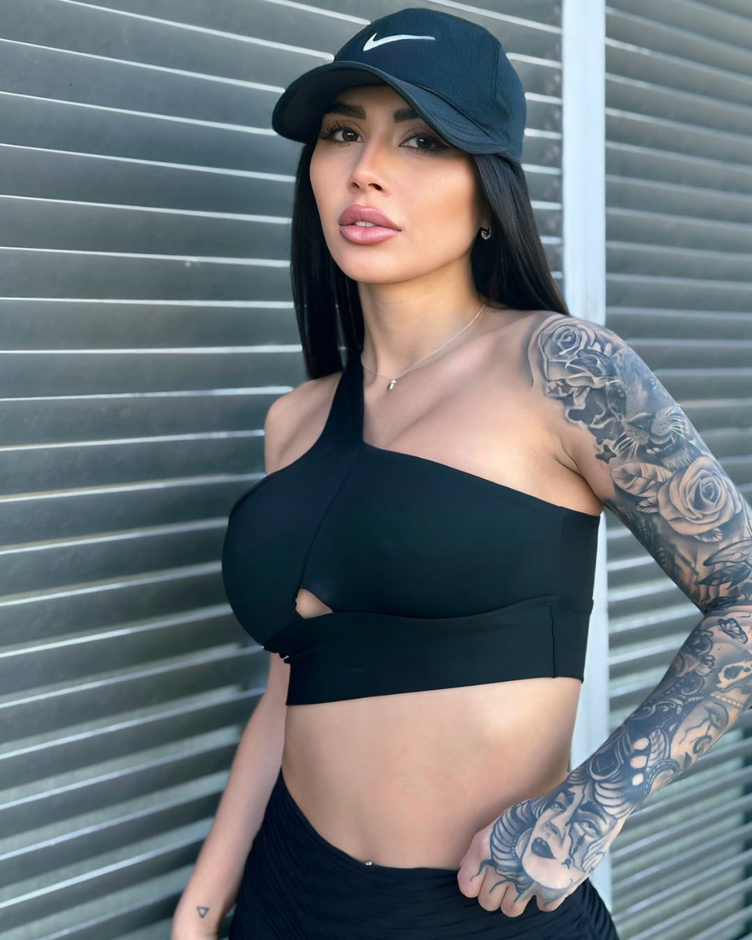 TOP OMBRO LISO NEGRO