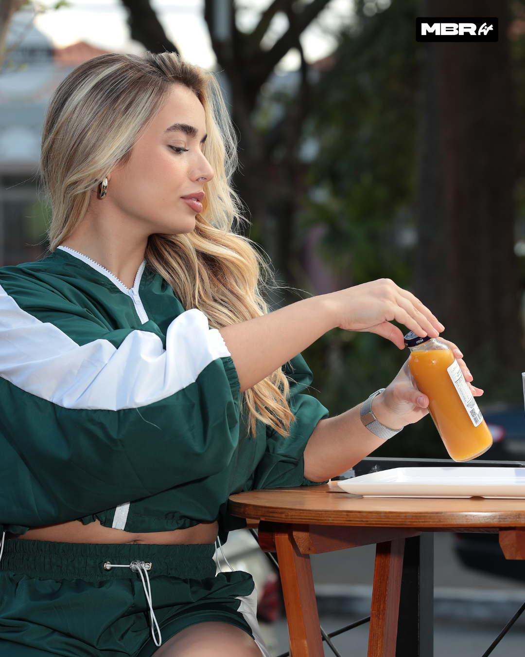 CHAQUETA RUN CORTA VIENTO VERDE