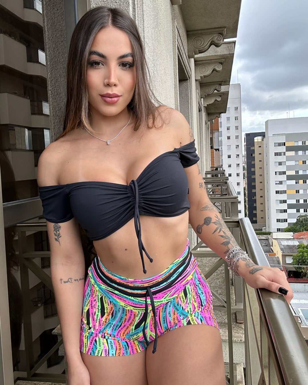 TOP CIGANINHA LISO NEGRO