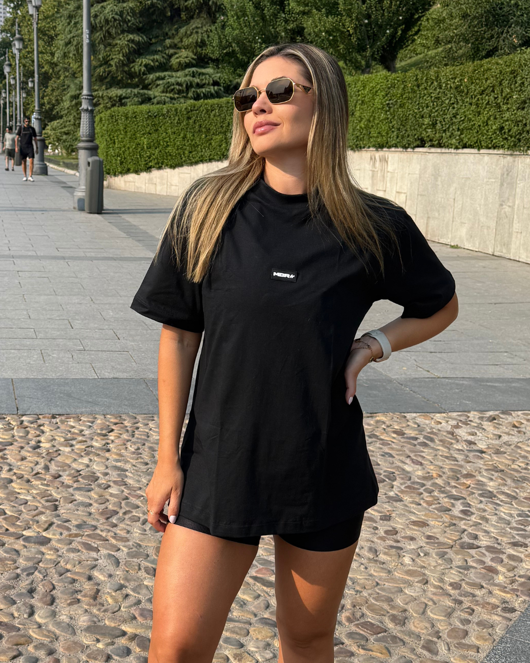 CAMISETA OVERSIZE NEGRA