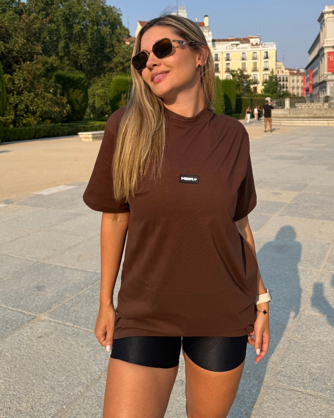 CAMISETA OVERSIZE MARRON