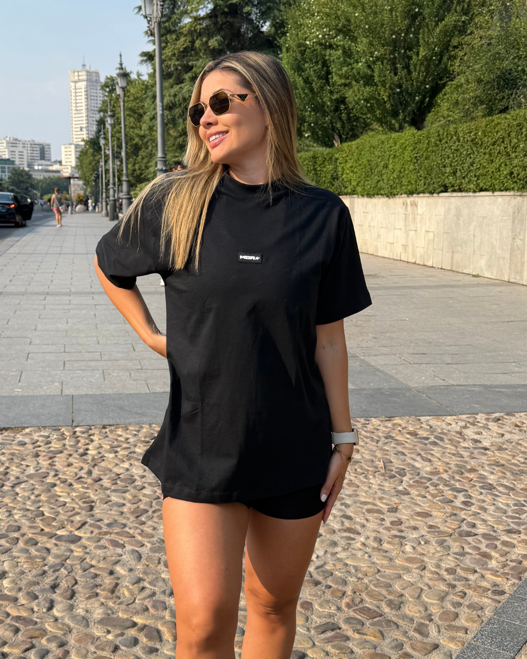 CAMISETA OVERSIZE NEGRA