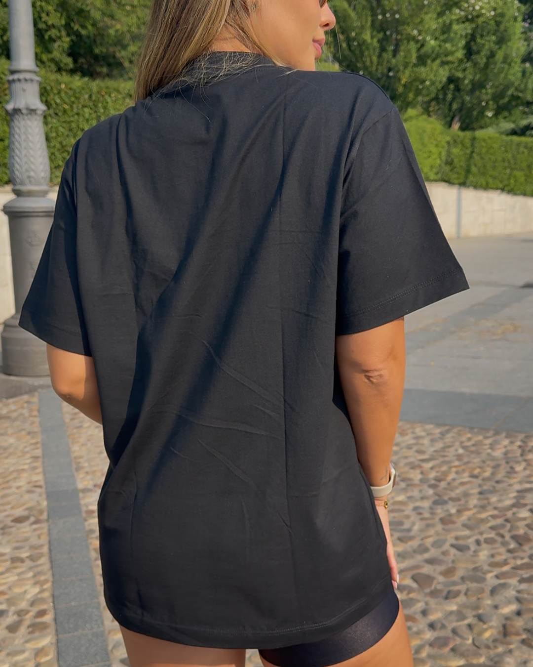 CAMISETA OVERSIZE NEGRA