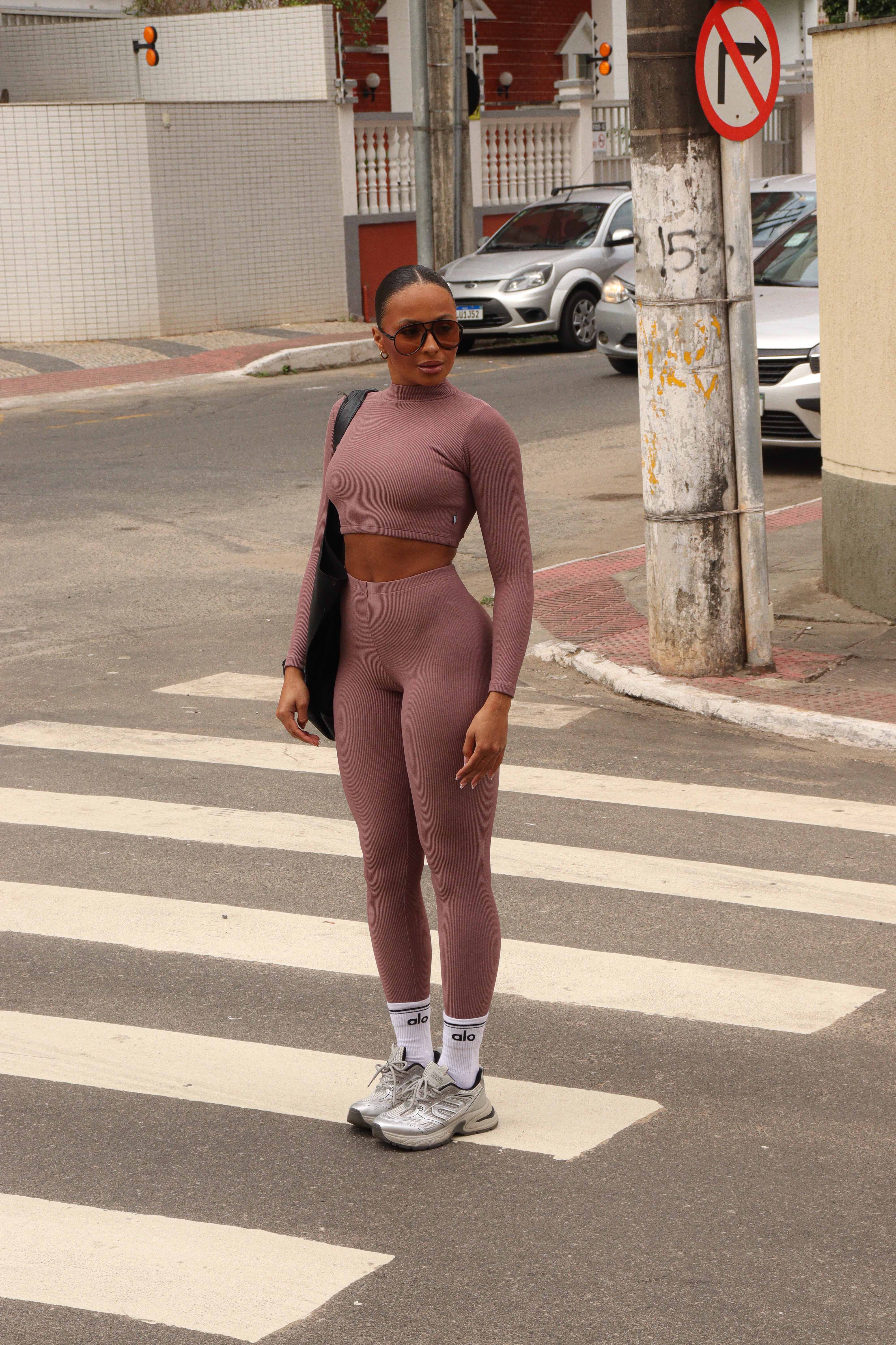 CONJUNTO CANELADO GLAM AVELLANA (regular)