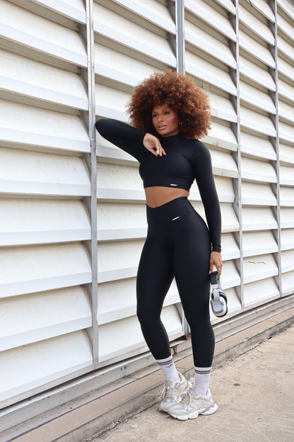 CONJUNTO CROPPED NEGRO LISO (regular)