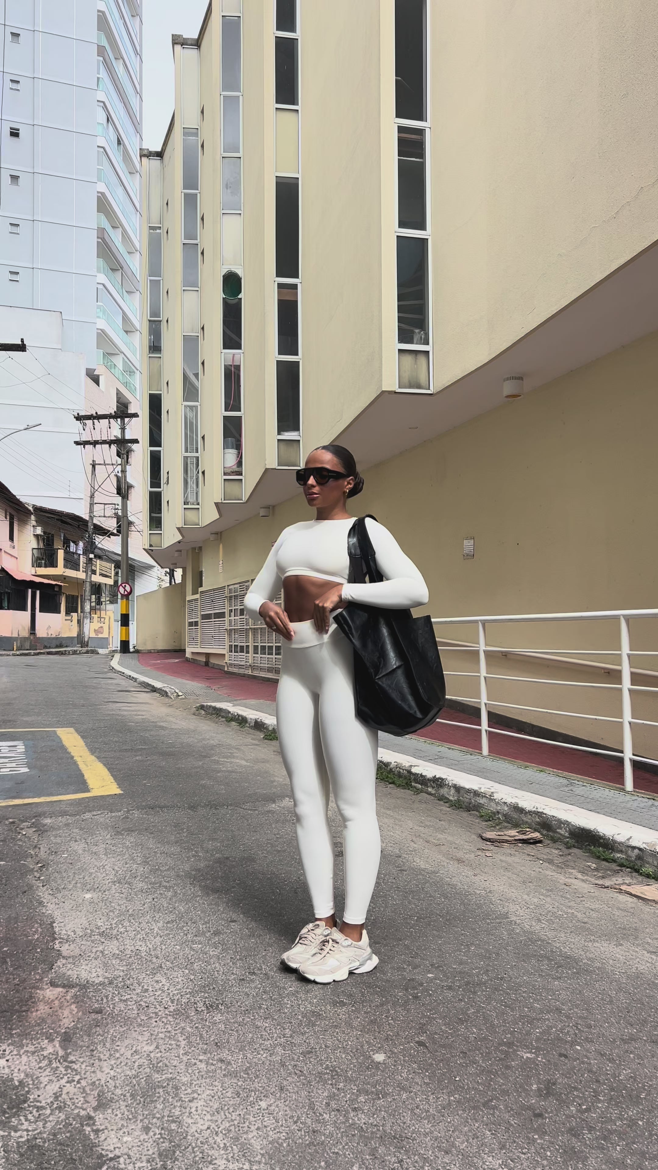 SET MANGA OFF WHITE DELUXE (regular)